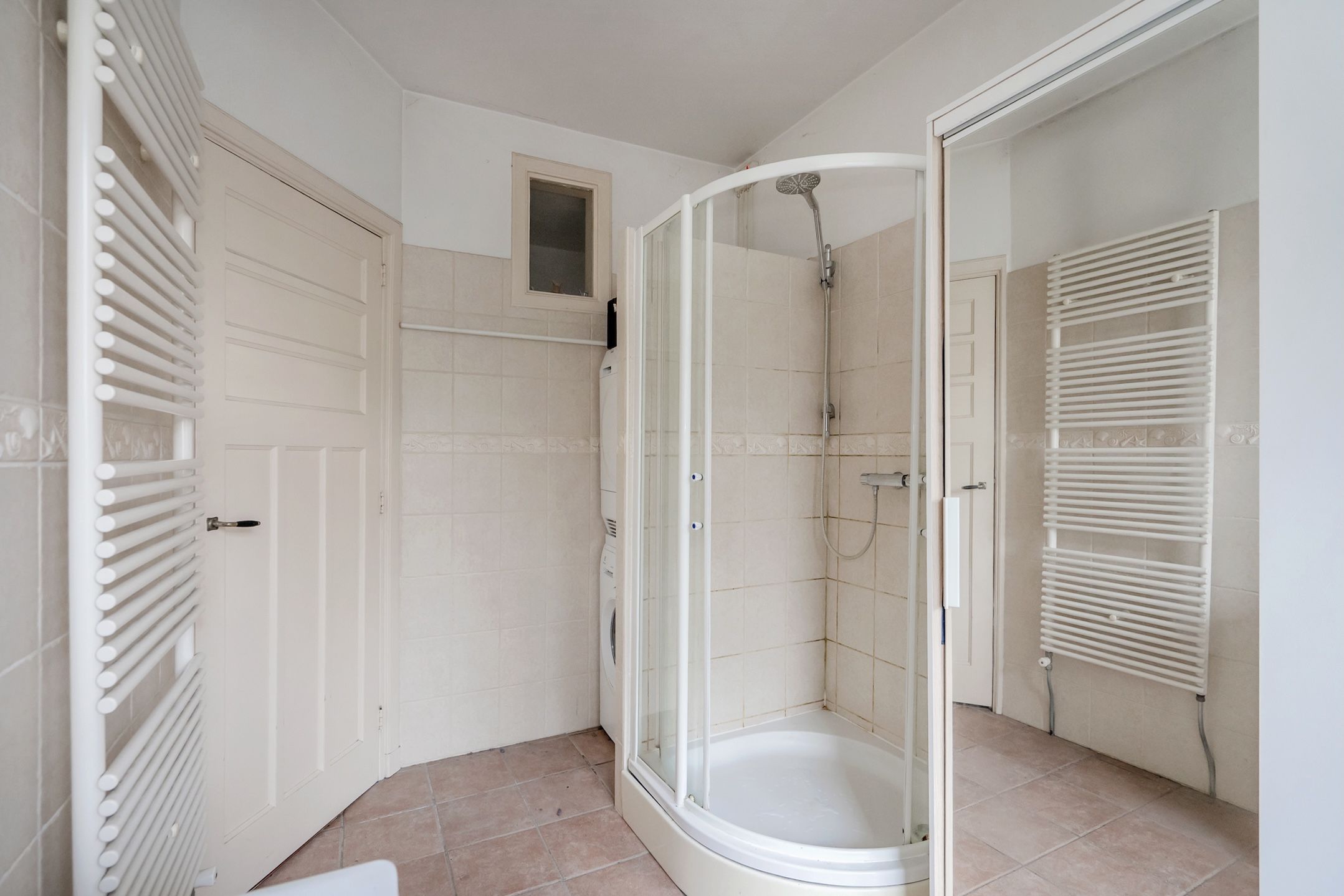 Foto 24 van Caan van Necklaan 195