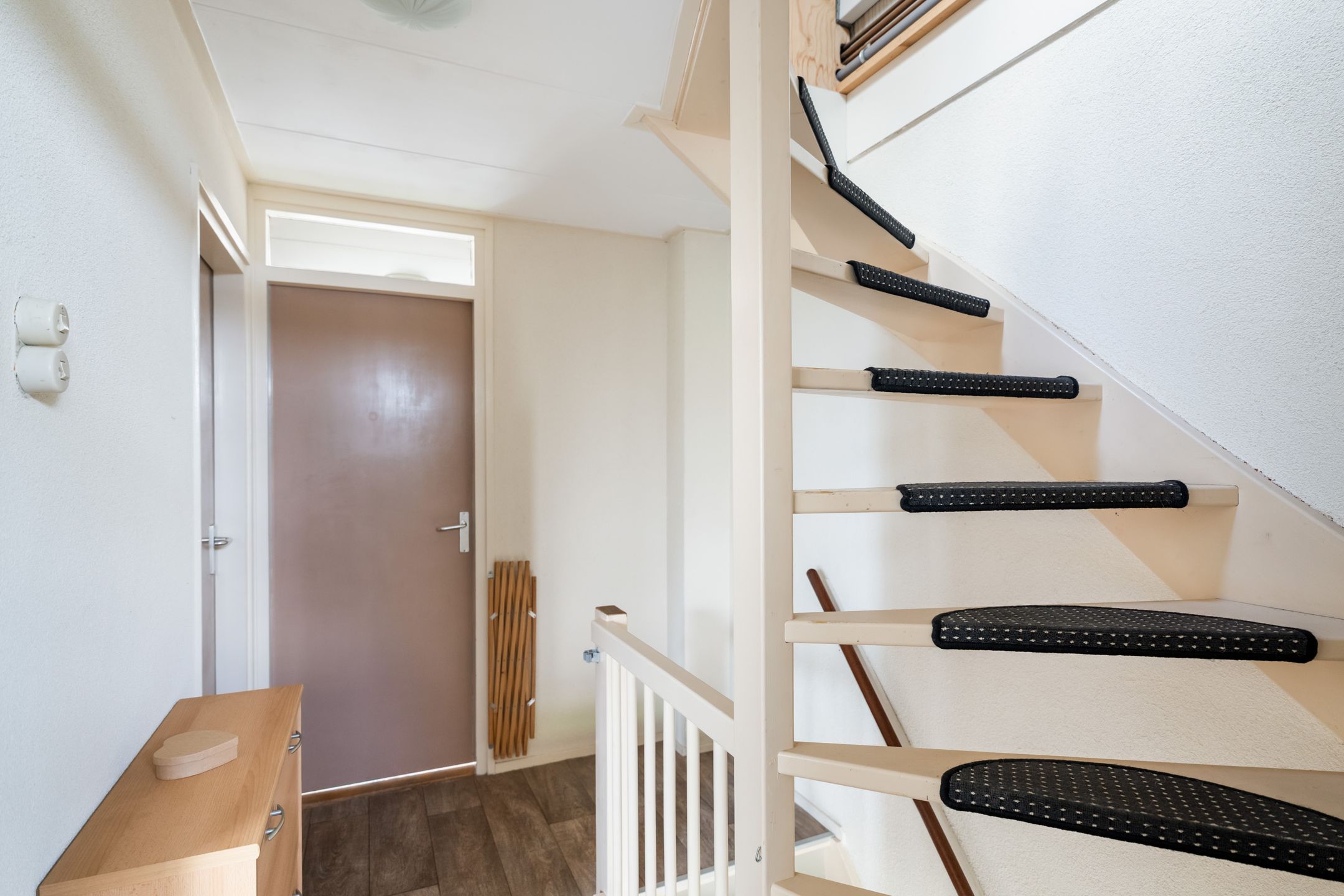 Spacious corner house with dijk view, garden and two parking spaces — 36