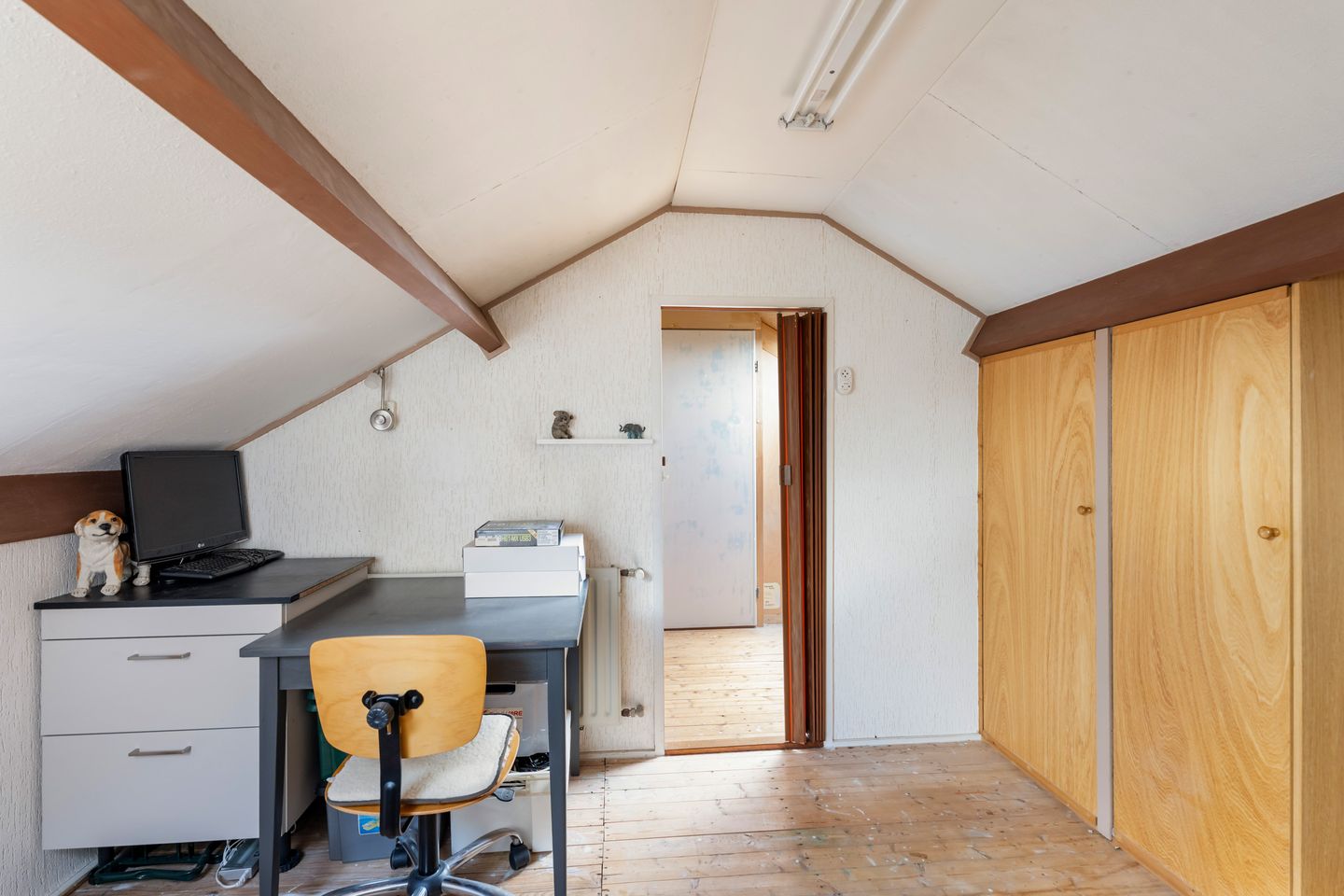 Spacious corner house with dijk view, garden and two parking spaces — 55