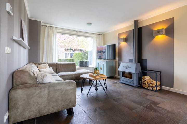 Photo 4 of Bizetlaan 2