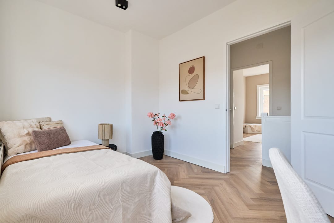 Photo 37 of Ambonstraat 14-BS