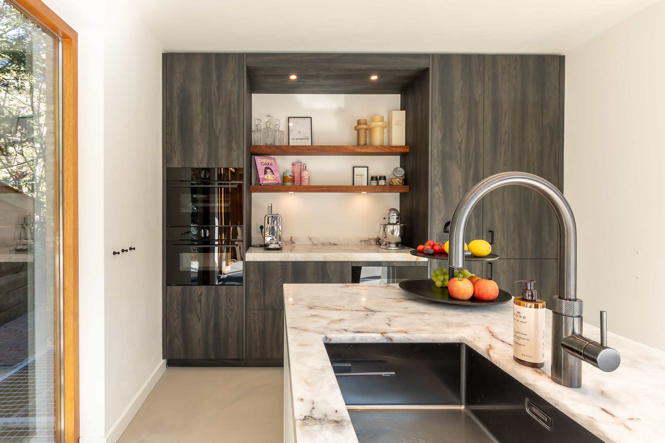 Modern Villa with A Label in Woodland Soestduinen — 27
