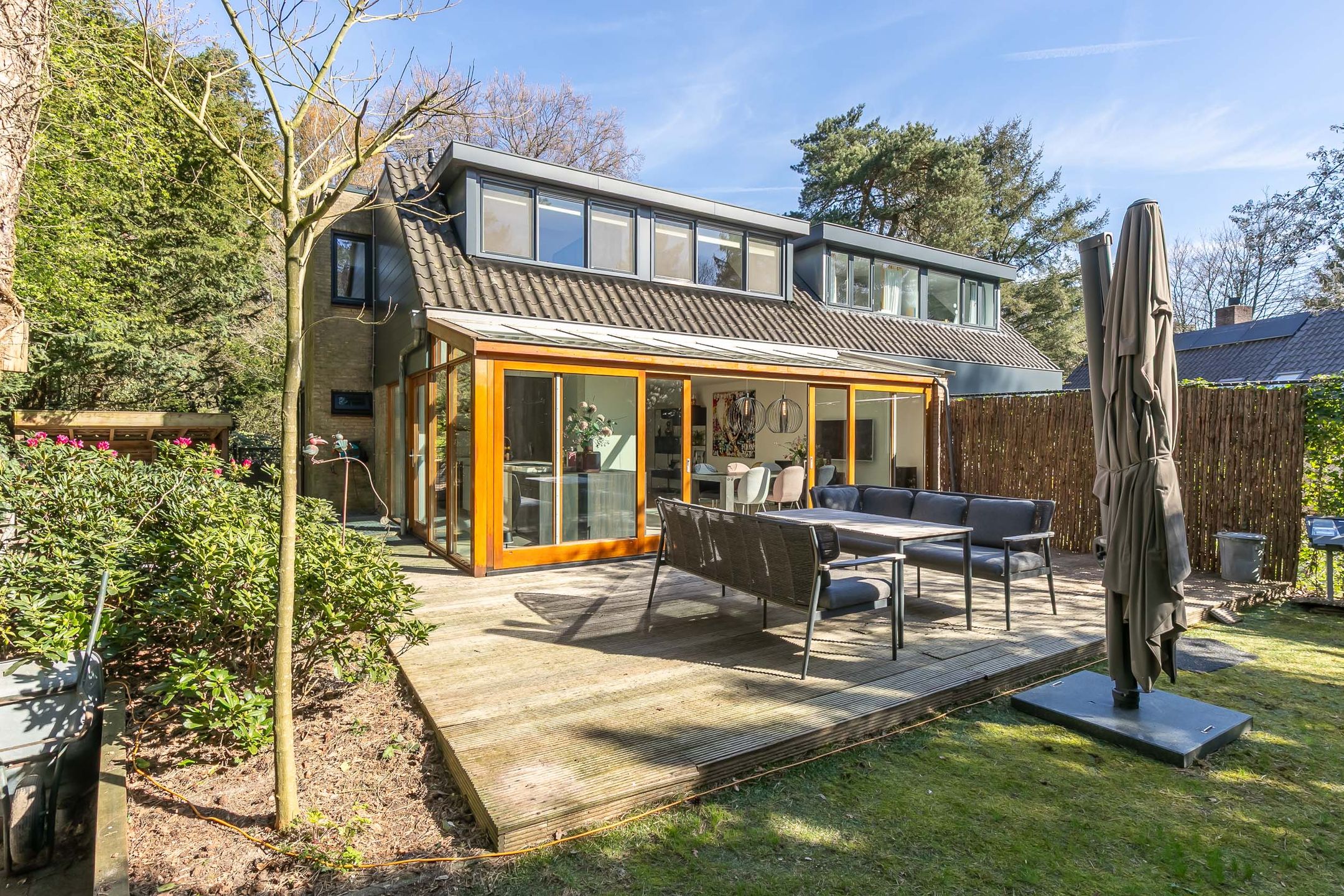 Modern Villa with A Label in Woodland Soestduinen — 33