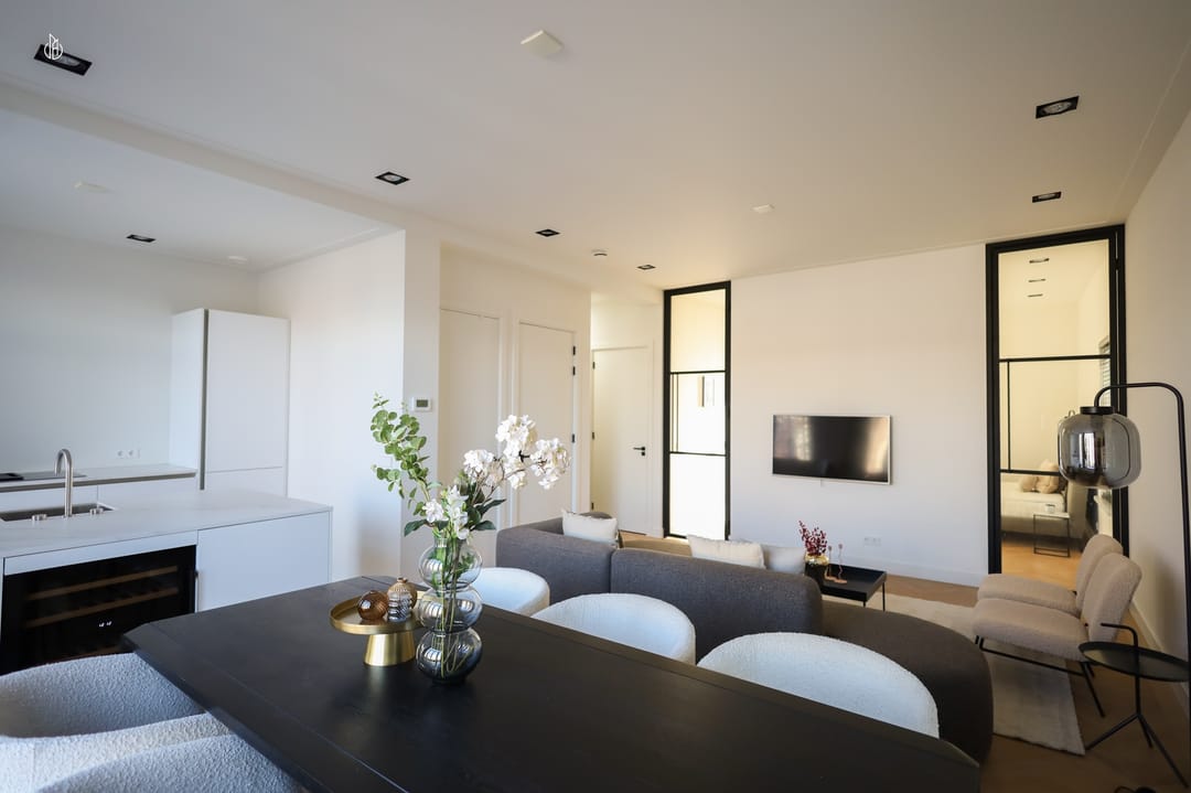 Photo 1 of Van Eeghenstraat 58-3