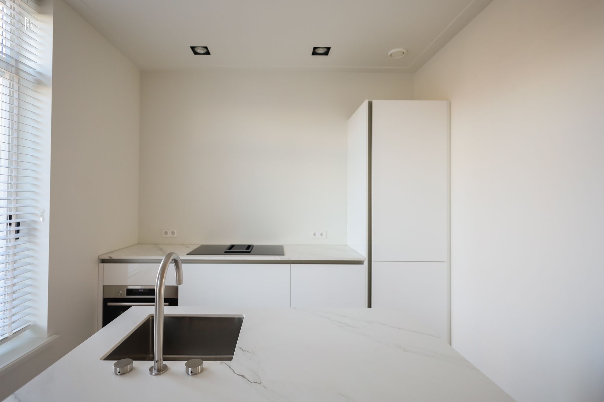 Photo 6 of Van Eeghenstraat 58-3