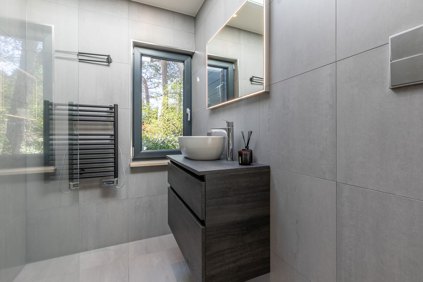 Modern Villa with A Label in Woodland Soestduinen — 50