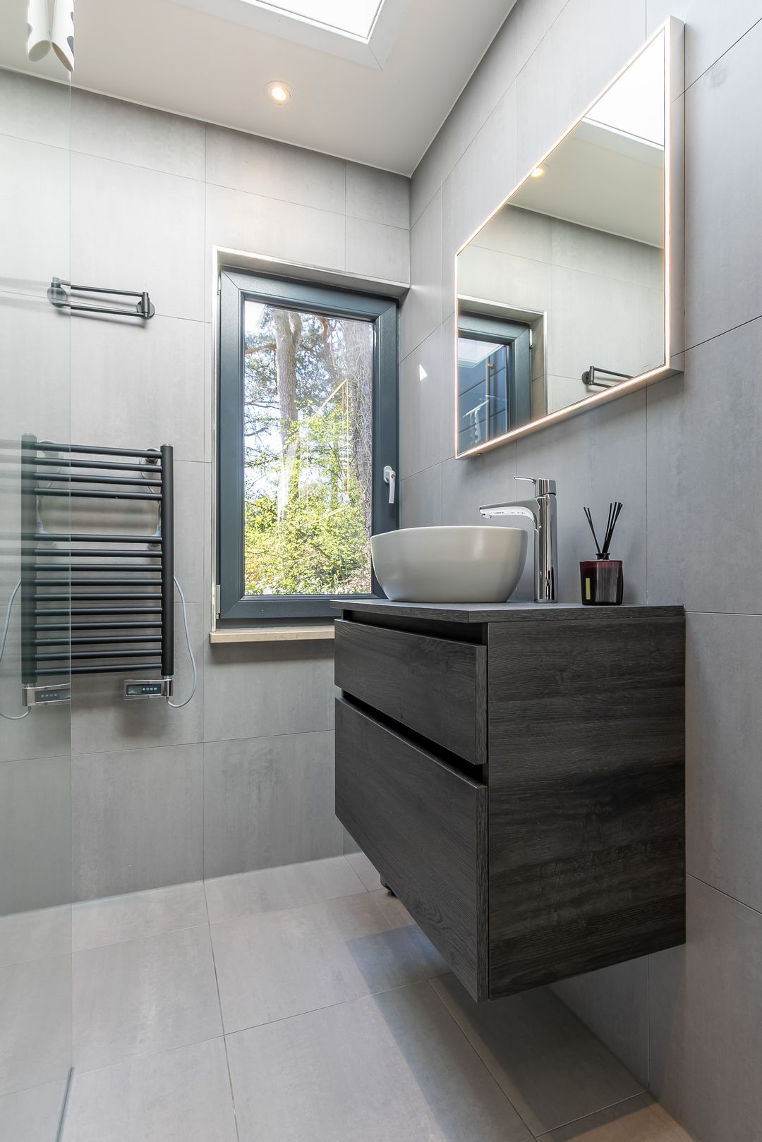 Modern Villa with A Label in Woodland Soestduinen — 52