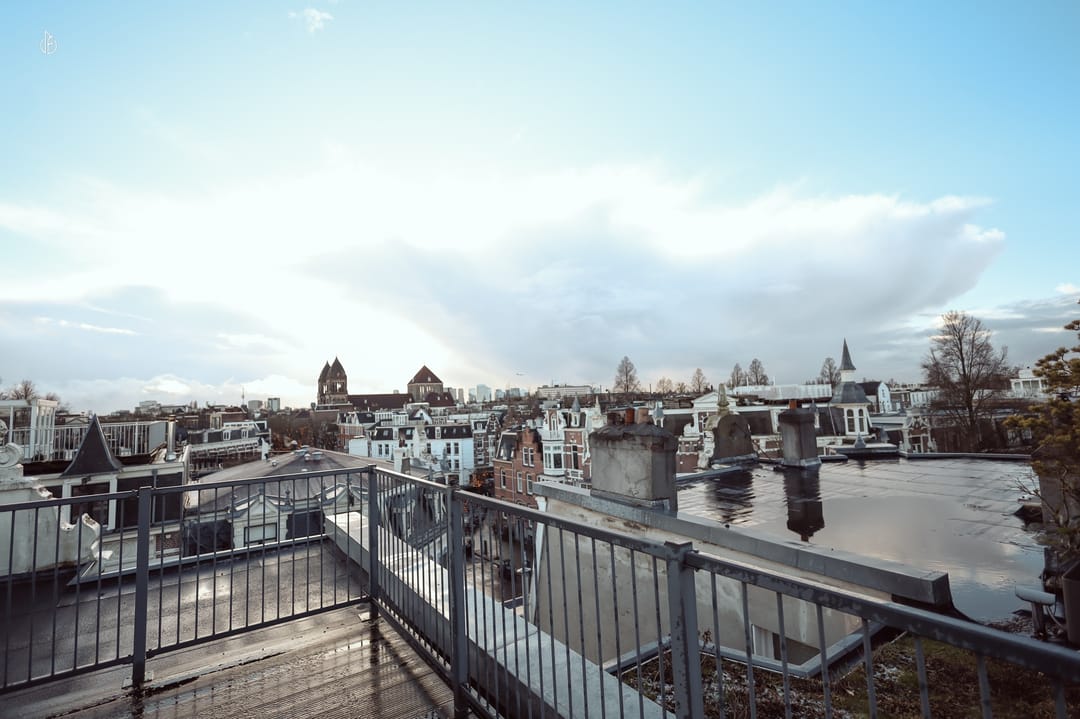 Photo 23 of Van Eeghenstraat 58-3