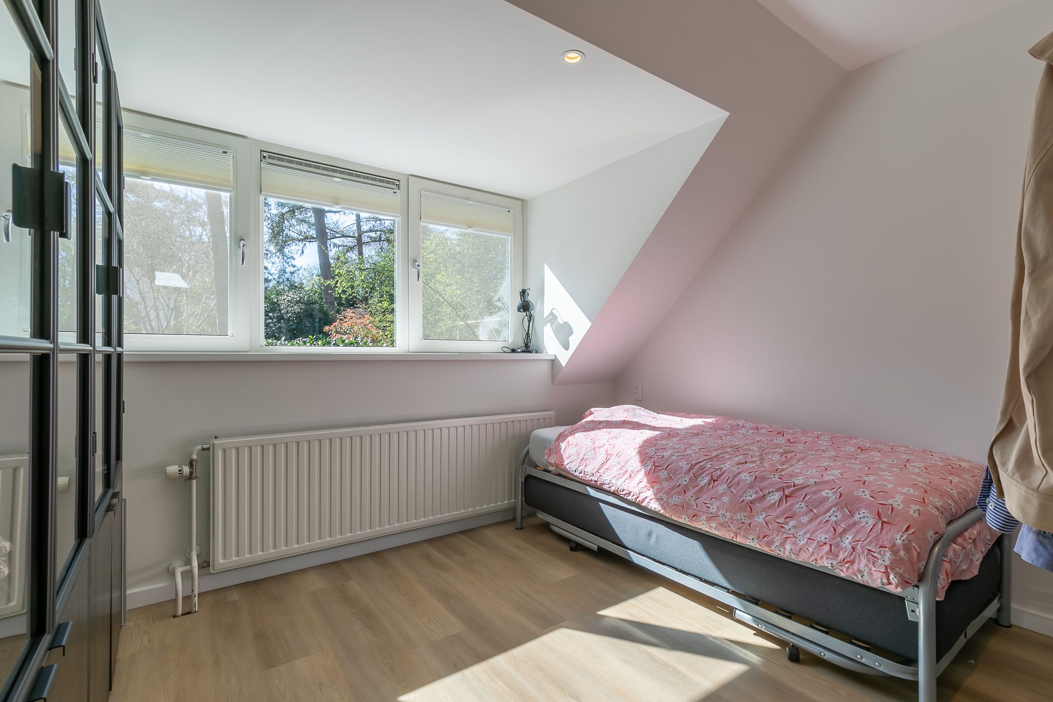 Modern Villa with A Label in Woodland Soestduinen — 45