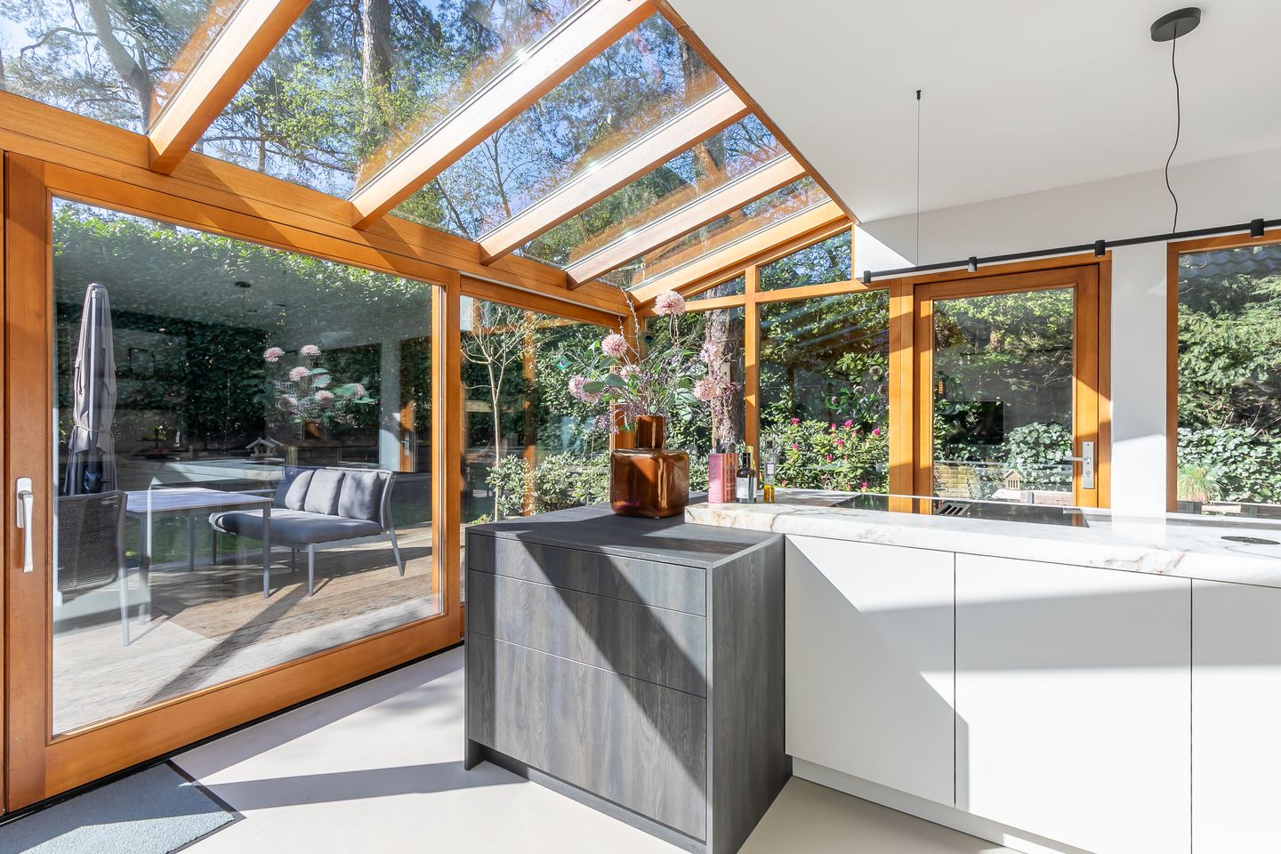Modern Villa with A Label in Woodland Soestduinen — 20