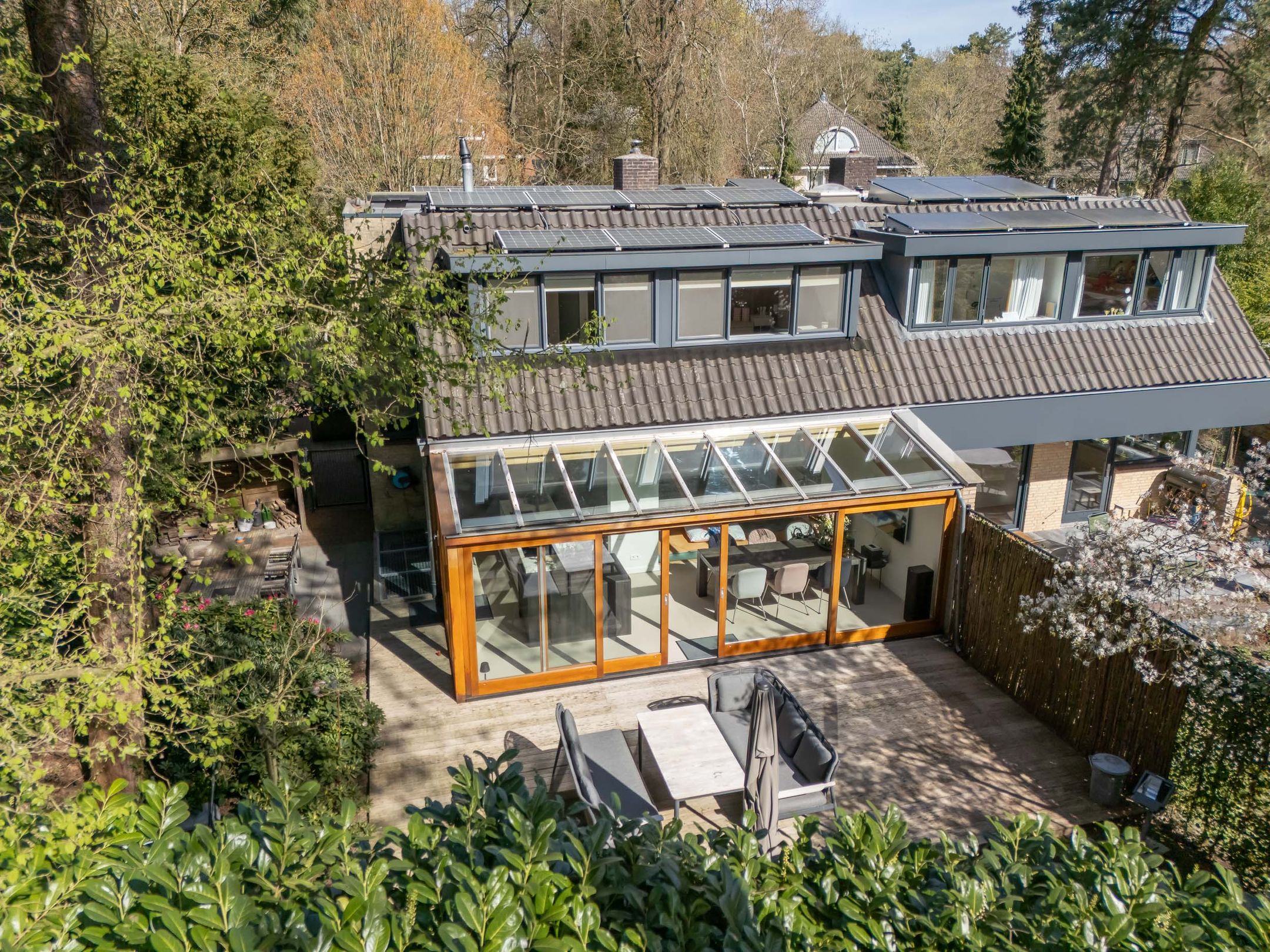 Modern Villa with A Label in Woodland Soestduinen — 54
