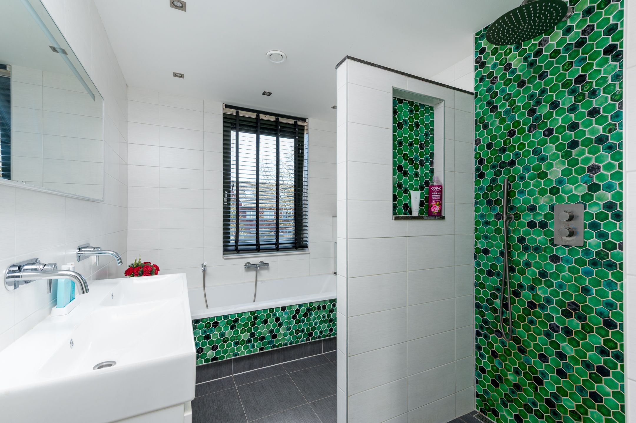 Foto 27 van Mitrastraat 2