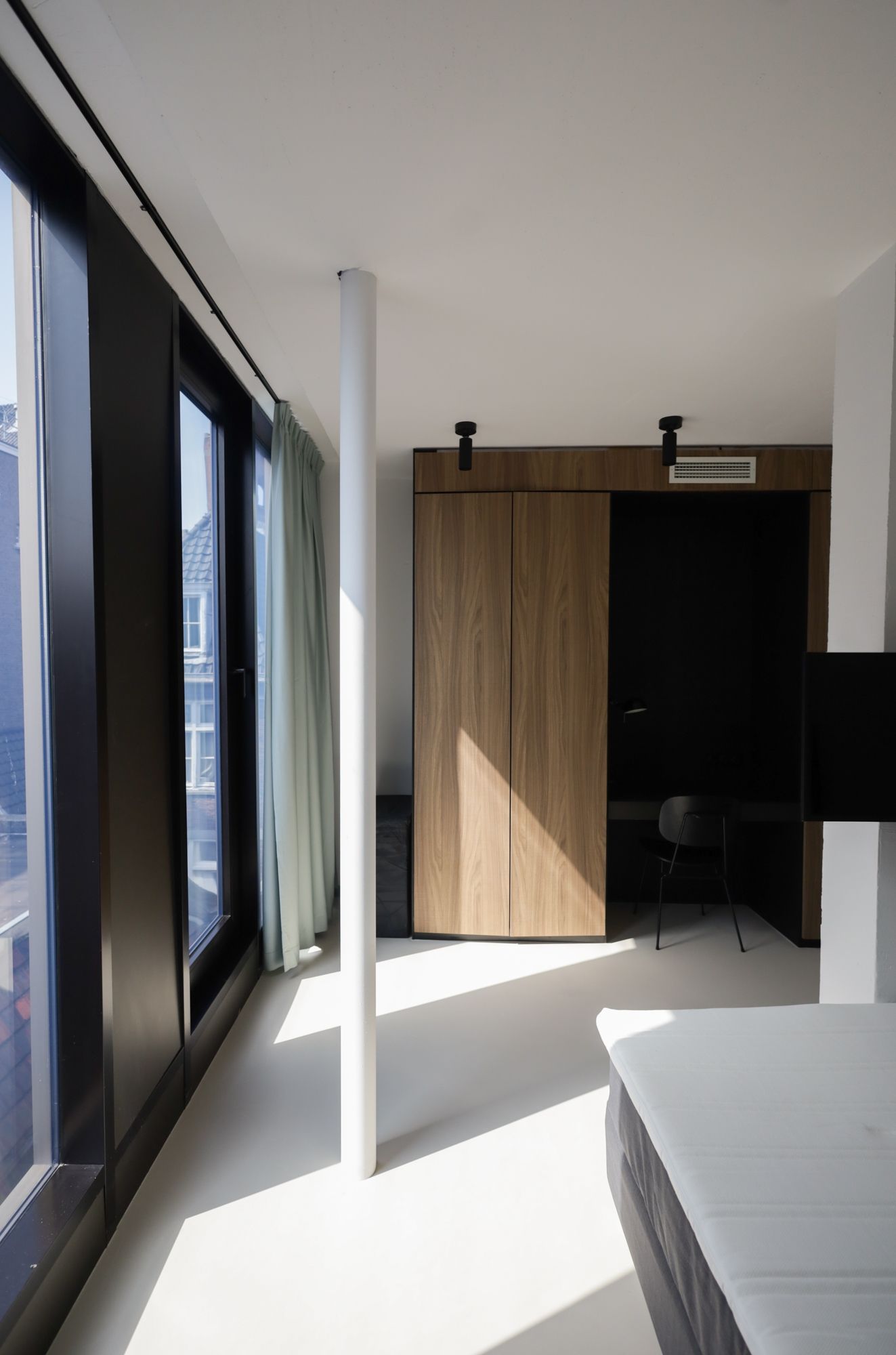 Foto 15 van Warmoesstraat 98-E