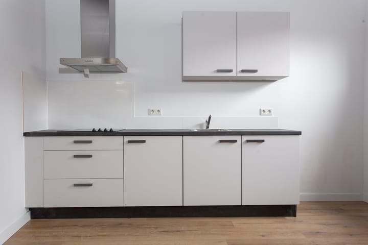 Photo 4 of Burgemeester van Nispenstraat 14-A