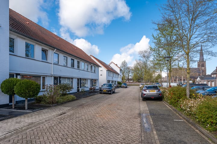 Photo 2 of Janssen & Fritsenplein 2