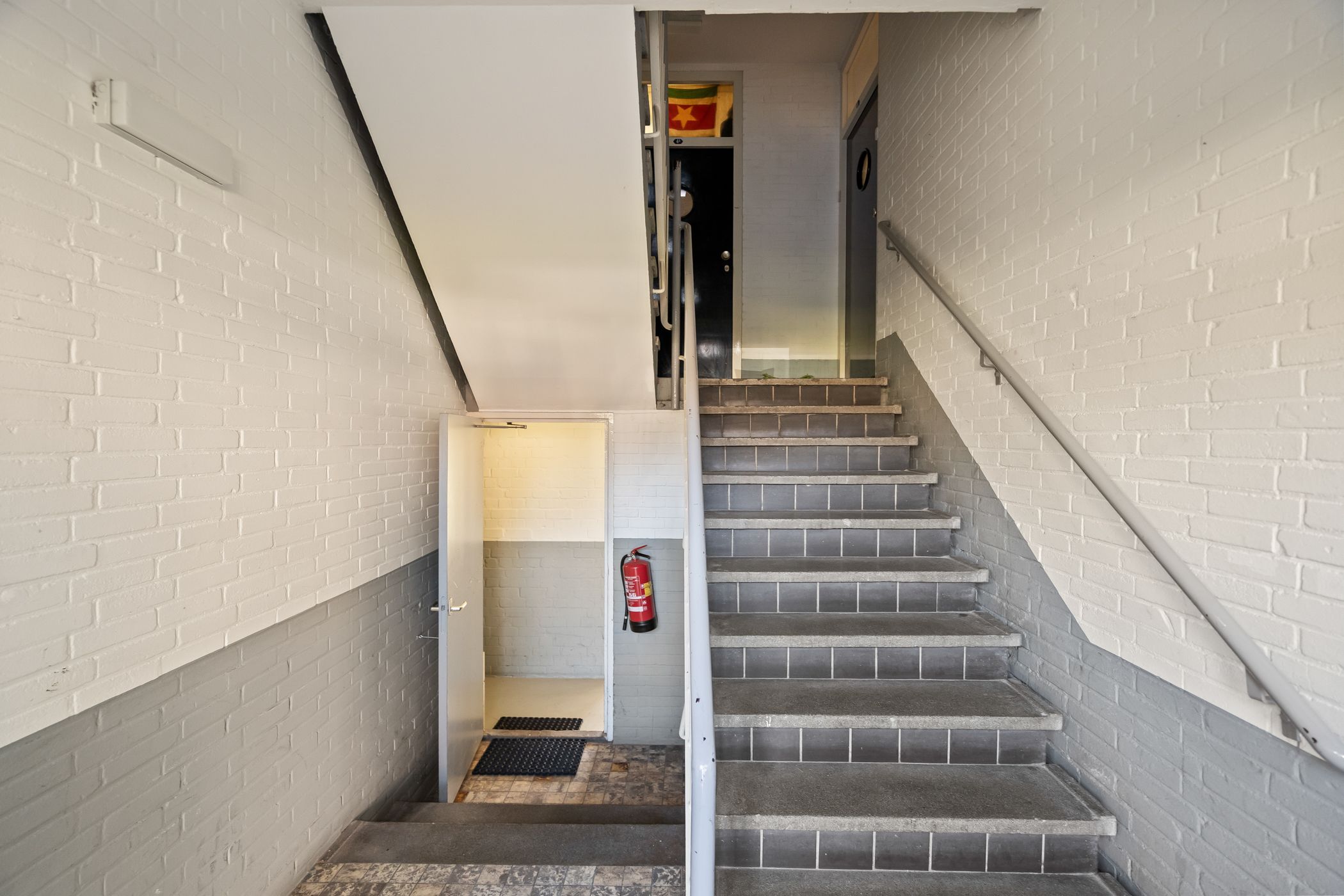 Photo 39 of Kortenaerstraat 6-A