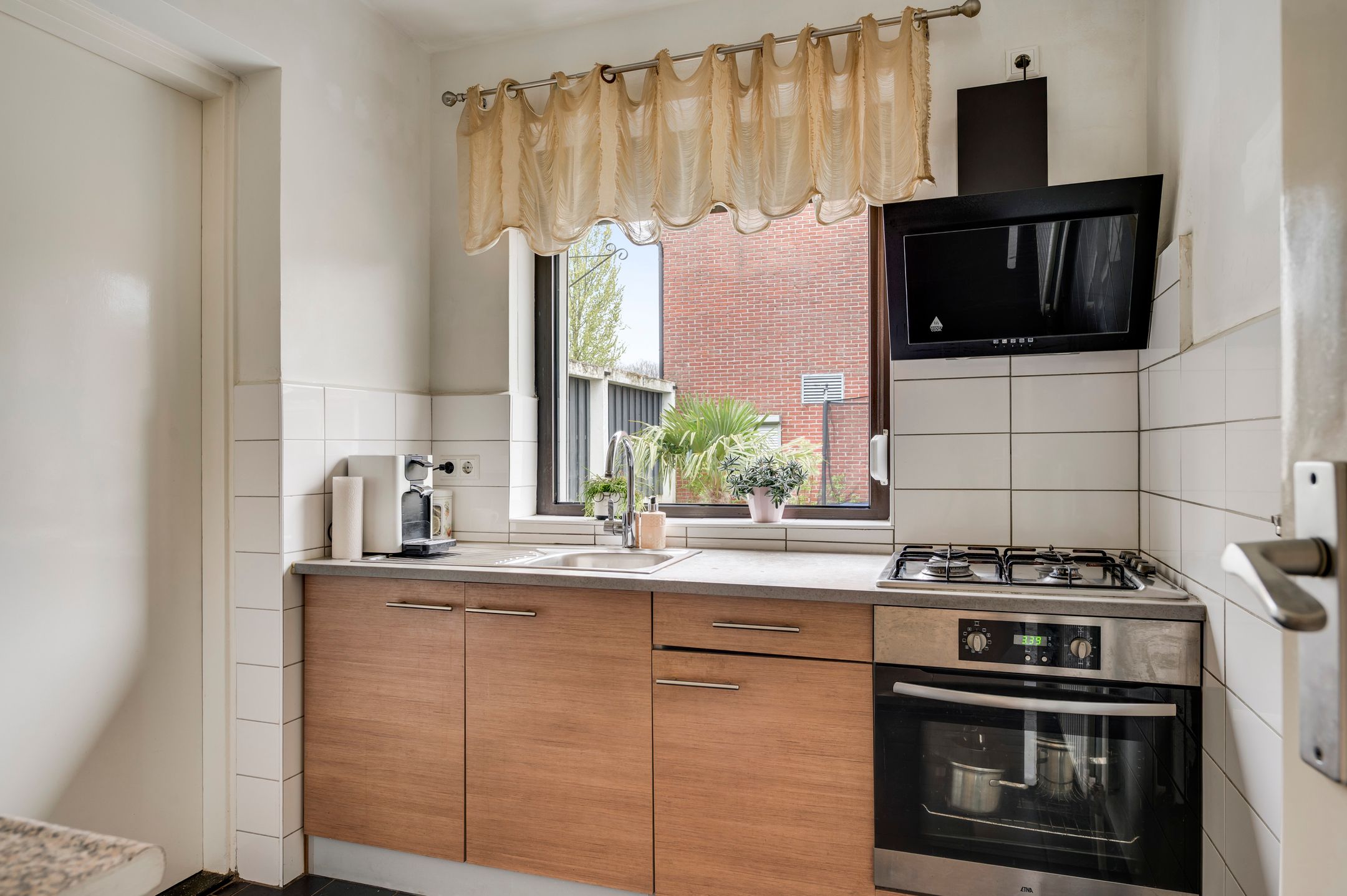 Photo 12 of Doctor Poelsstraat 2