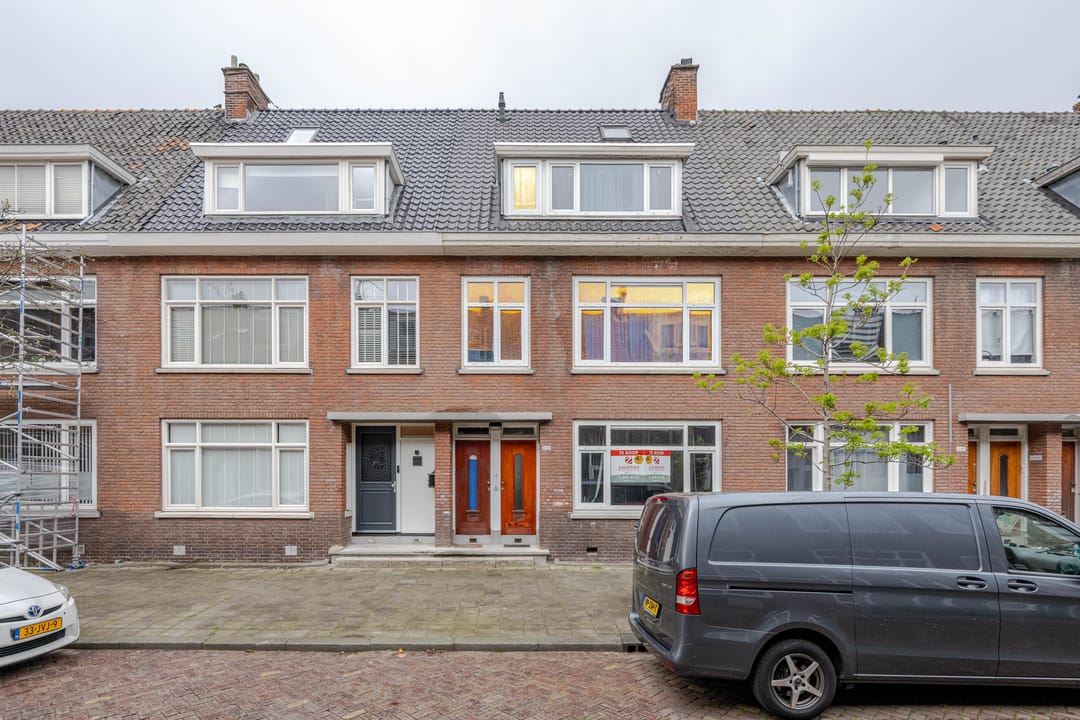 Photo 1 of Nieuwenhoornstraat 111-A