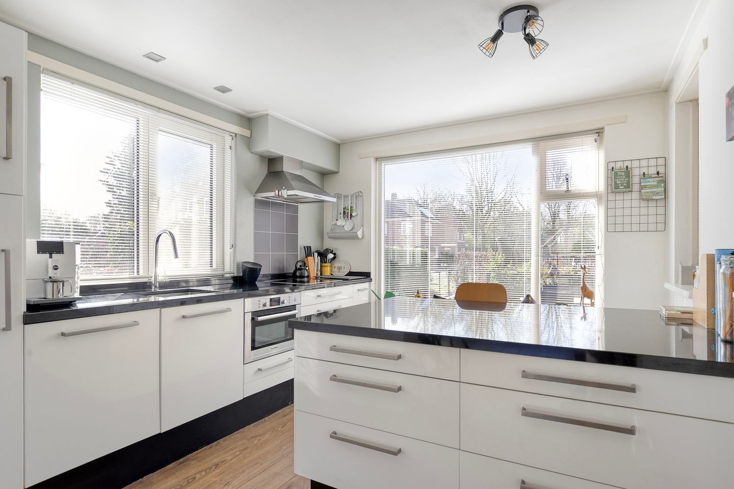 Foto 20 van Hoofdweg 236