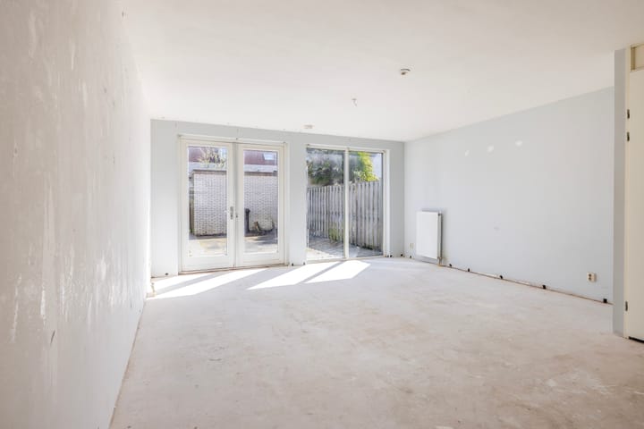 Photo 2 of Waarderstraat 109