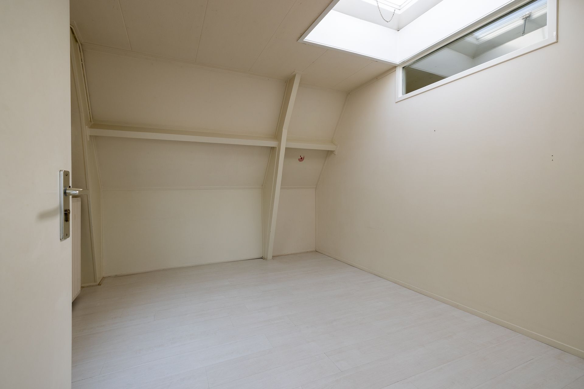 Spacious Corner House with Roof Terrace in Liskwartier, Rotterdam — 31