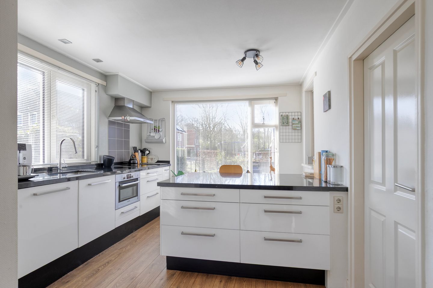 Foto 19 van Hoofdweg 236