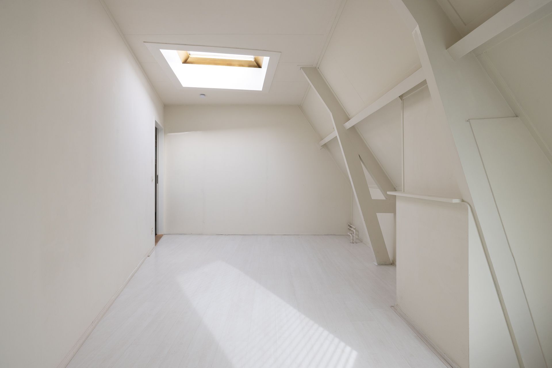 Spacious Corner House with Roof Terrace in Liskwartier, Rotterdam — 34