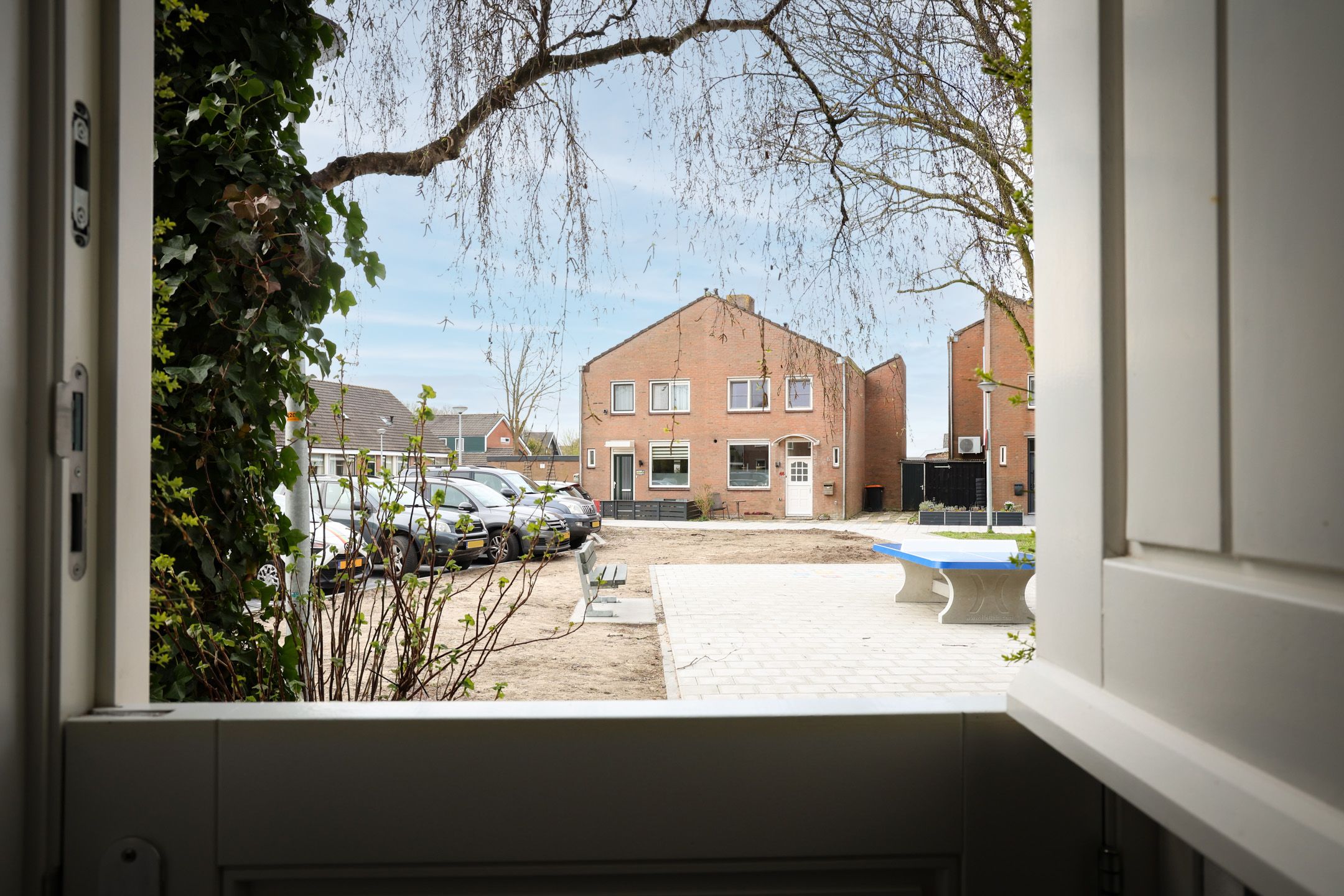 Spacious Family Home with 5 Bedrooms and Optional Carport — 41