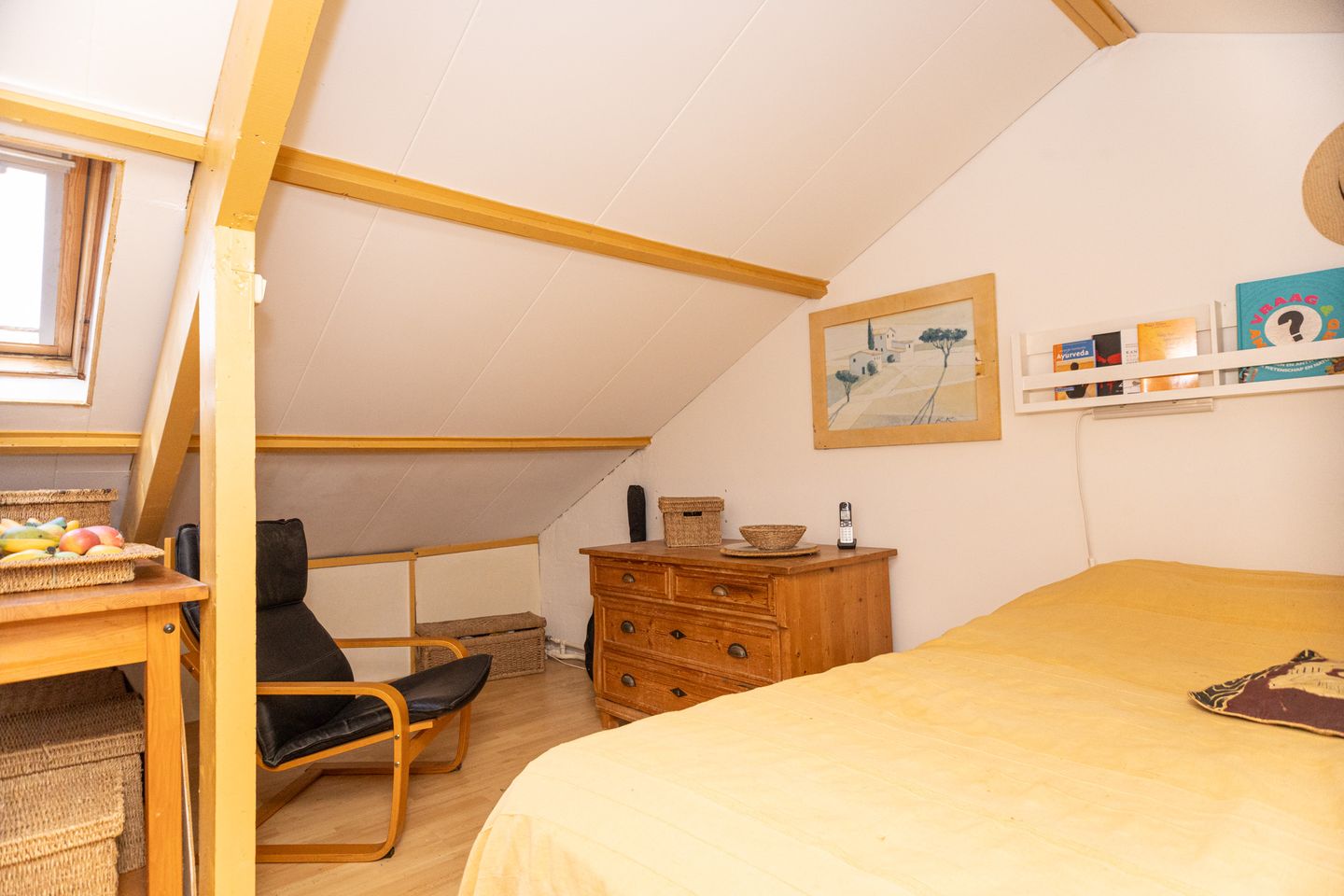 Spacious Family Home with 5 Bedrooms and Optional Carport — 33