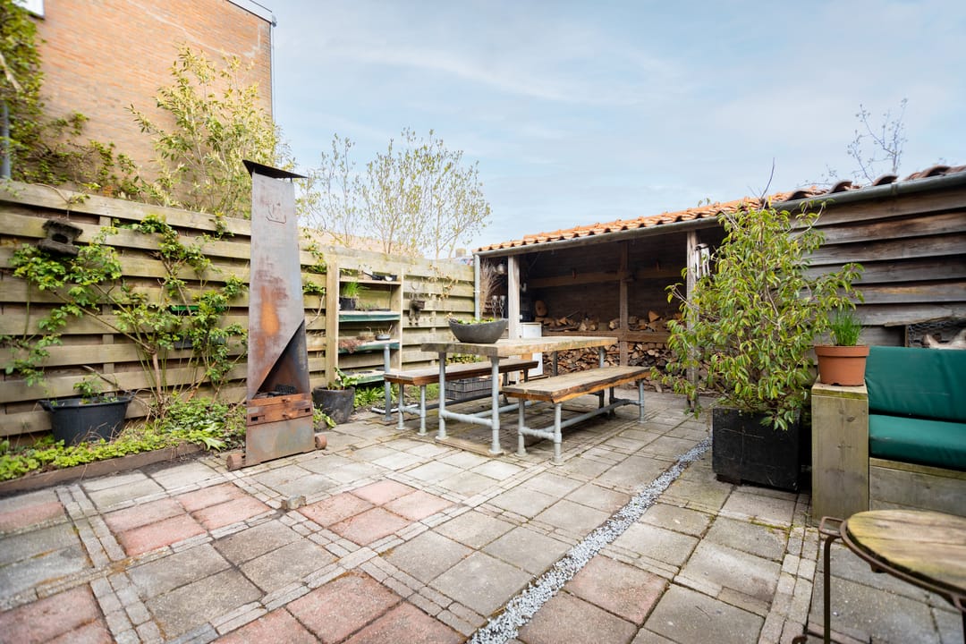 Spacious Family Home with 5 Bedrooms and Optional Carport — 36