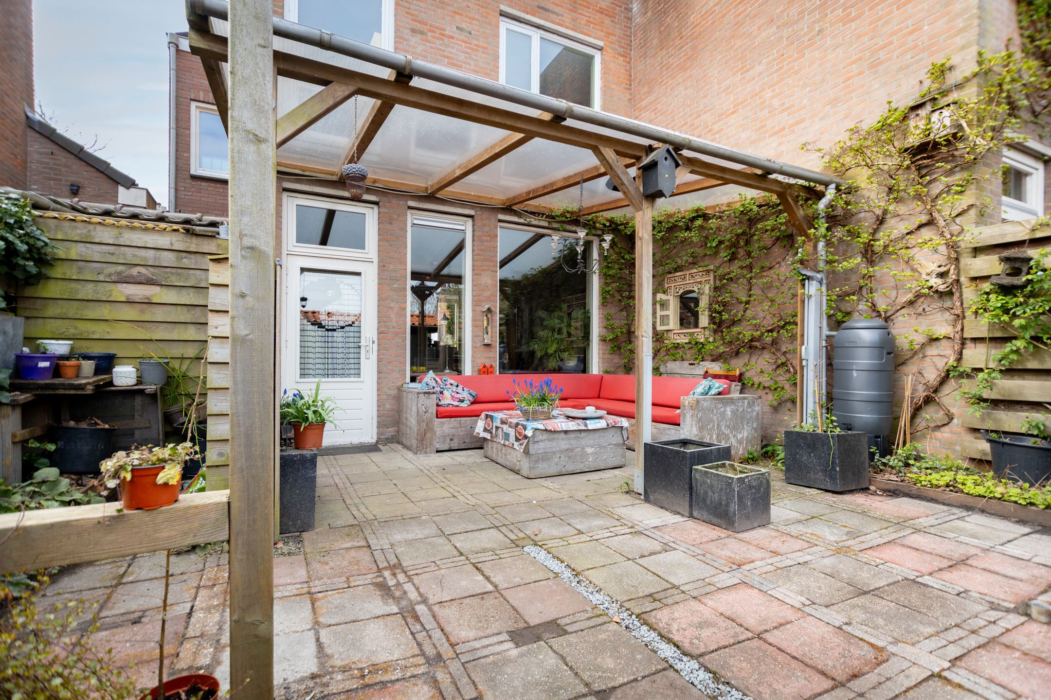 Spacious Family Home with 5 Bedrooms and Optional Carport — 38