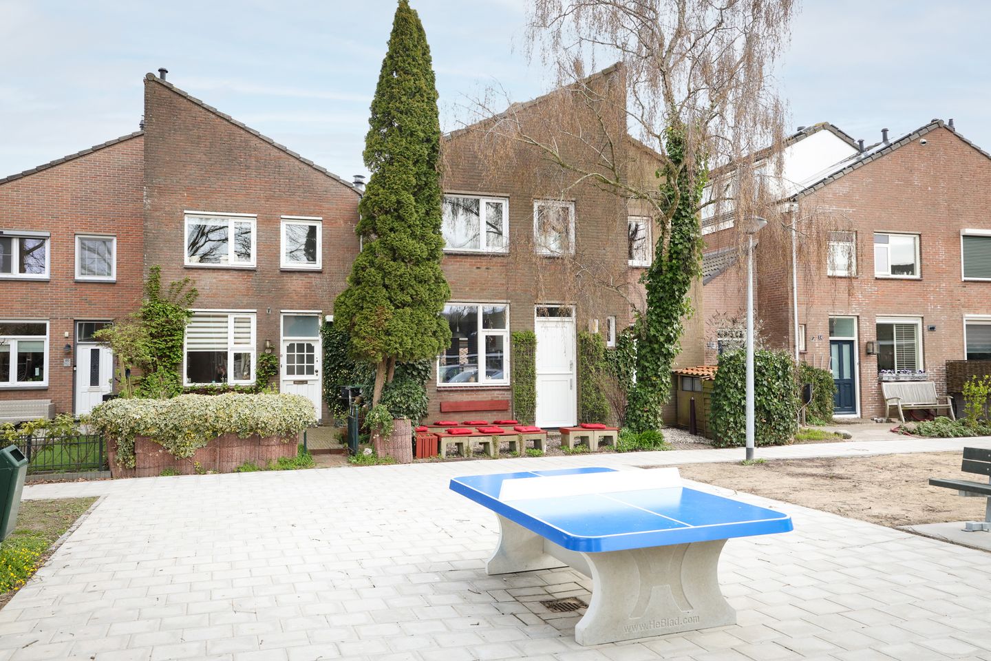 Spacious Family Home with 5 Bedrooms and Optional Carport — 43
