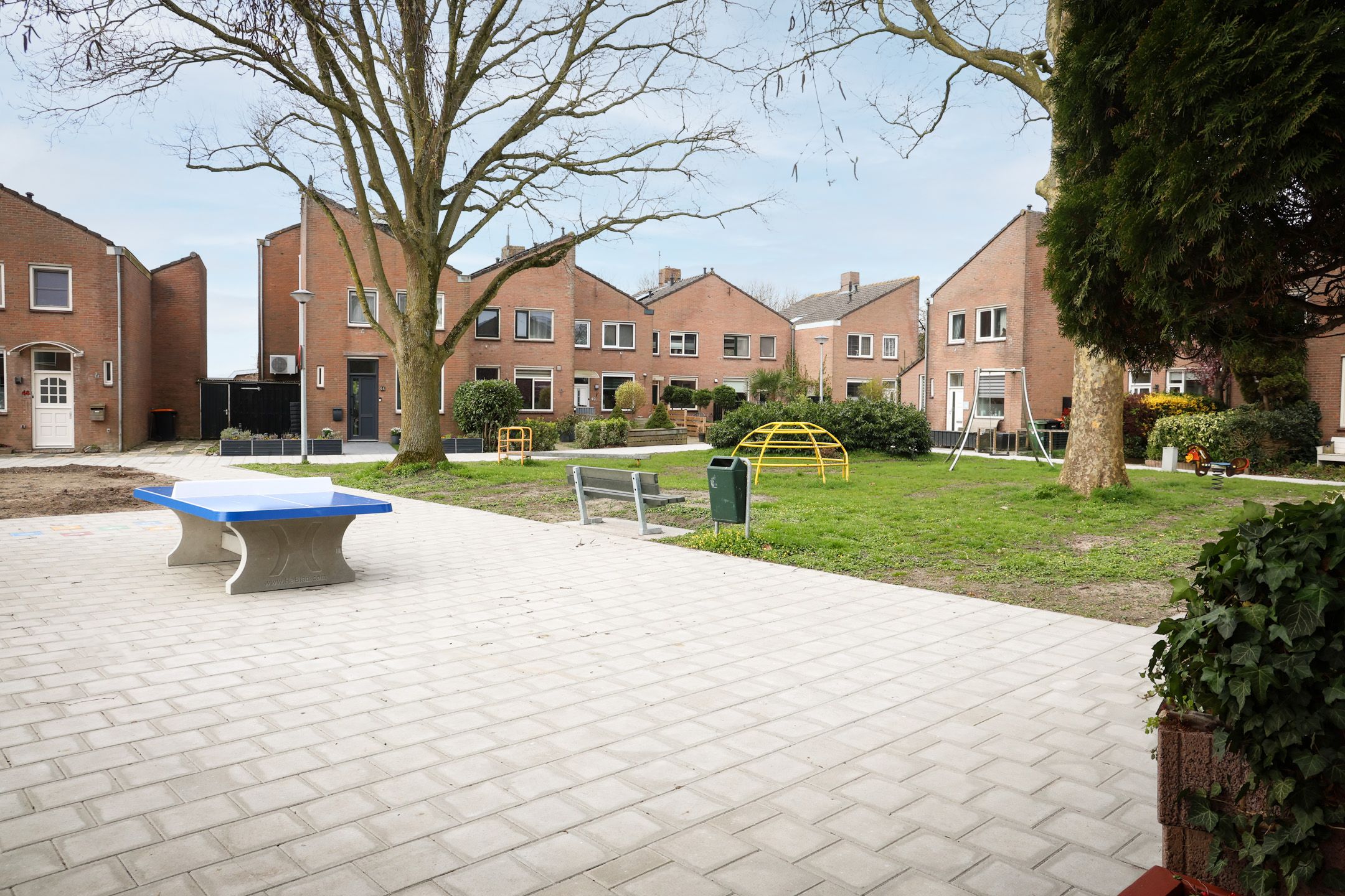 Spacious Family Home with 5 Bedrooms and Optional Carport — 44