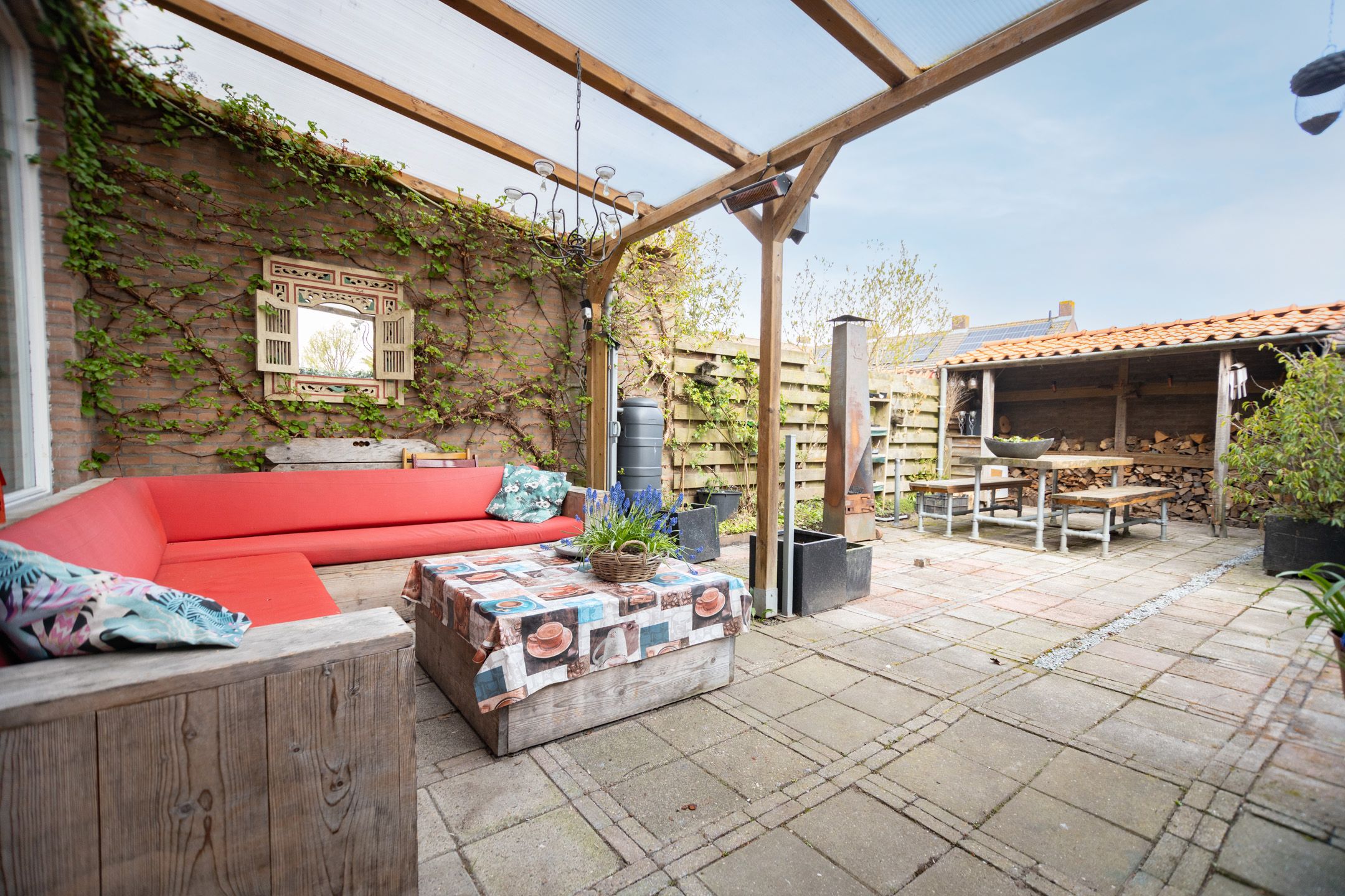 Spacious Family Home with 5 Bedrooms and Optional Carport — 35
