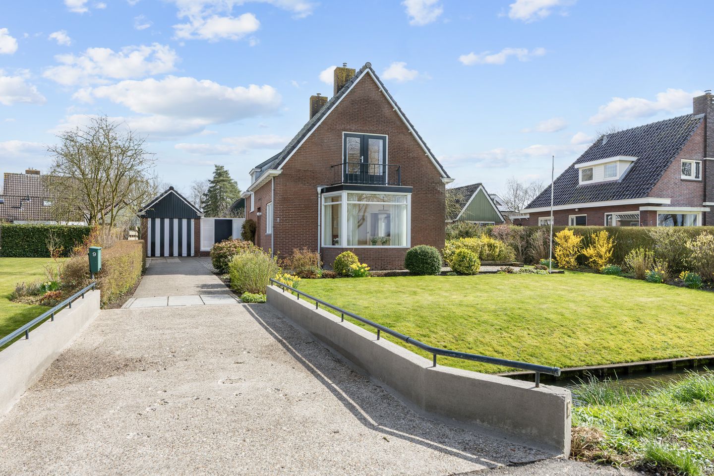 Photo 4 of Plantsoenweg 9