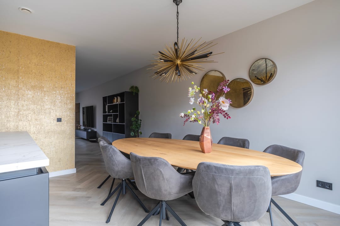 Spacious Semi-Detached Home with Home Office and Luxury Finishes — 13