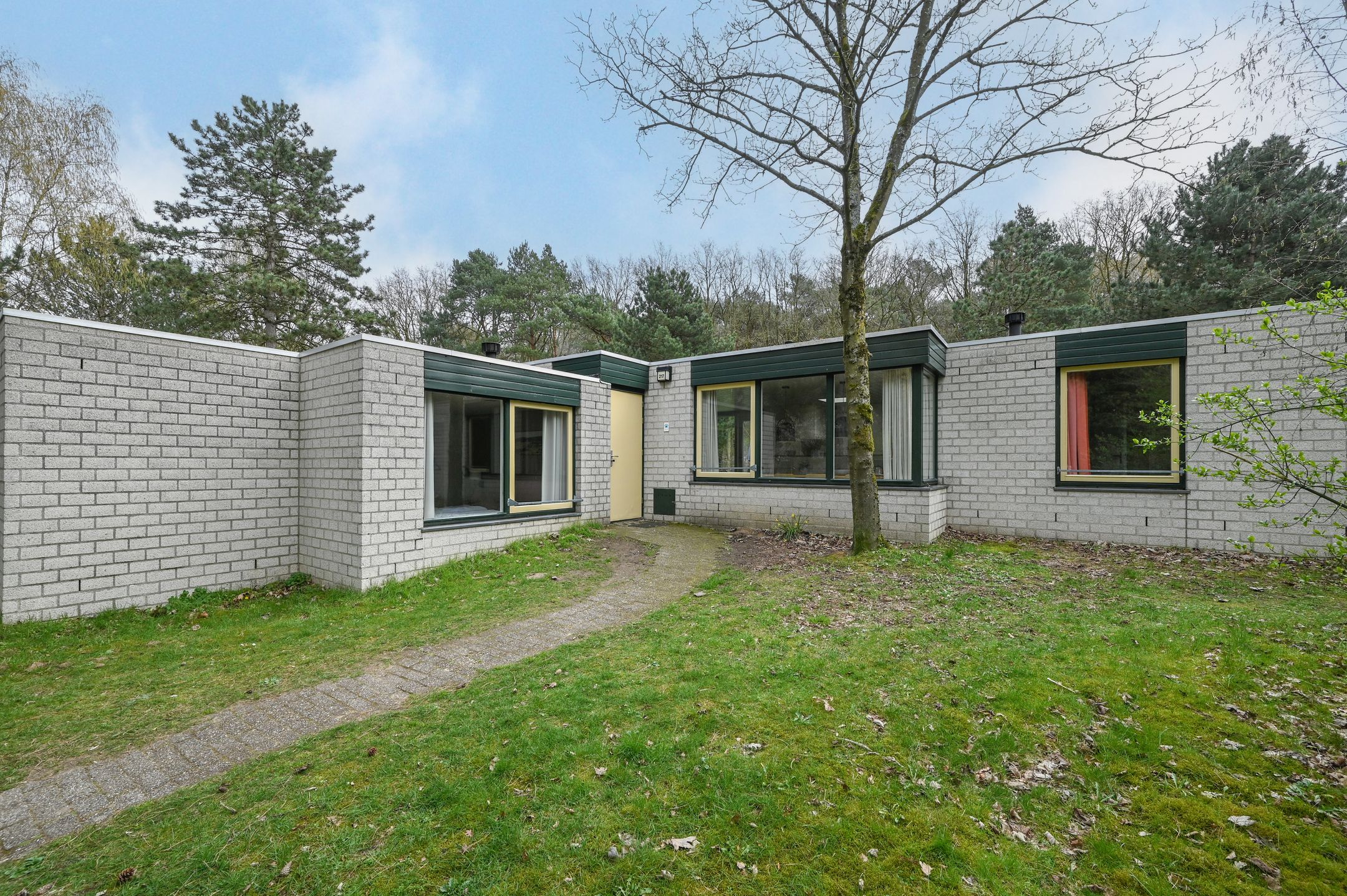 4-bedroom freehold villa in Reuver — photo 2 of 5