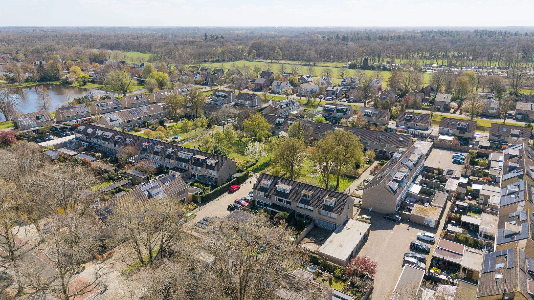 Spacious corner home with garage in family-friendly Vught-Zuid neighborhood — 42