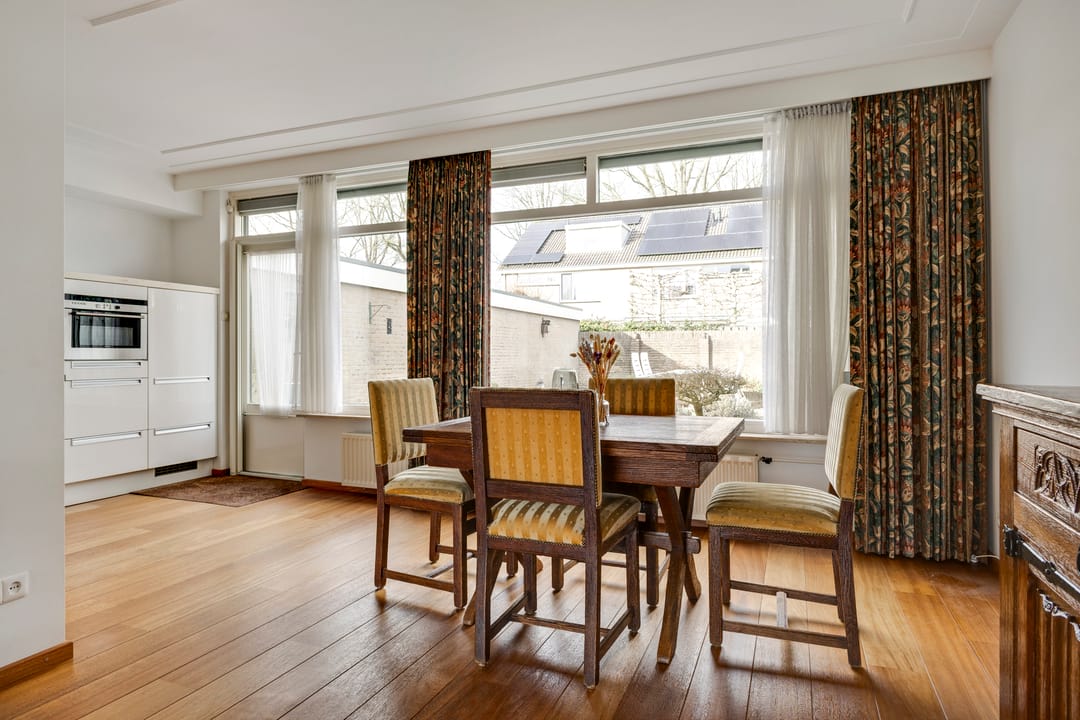 Spacious corner home with garage in family-friendly Vught-Zuid neighborhood — 13