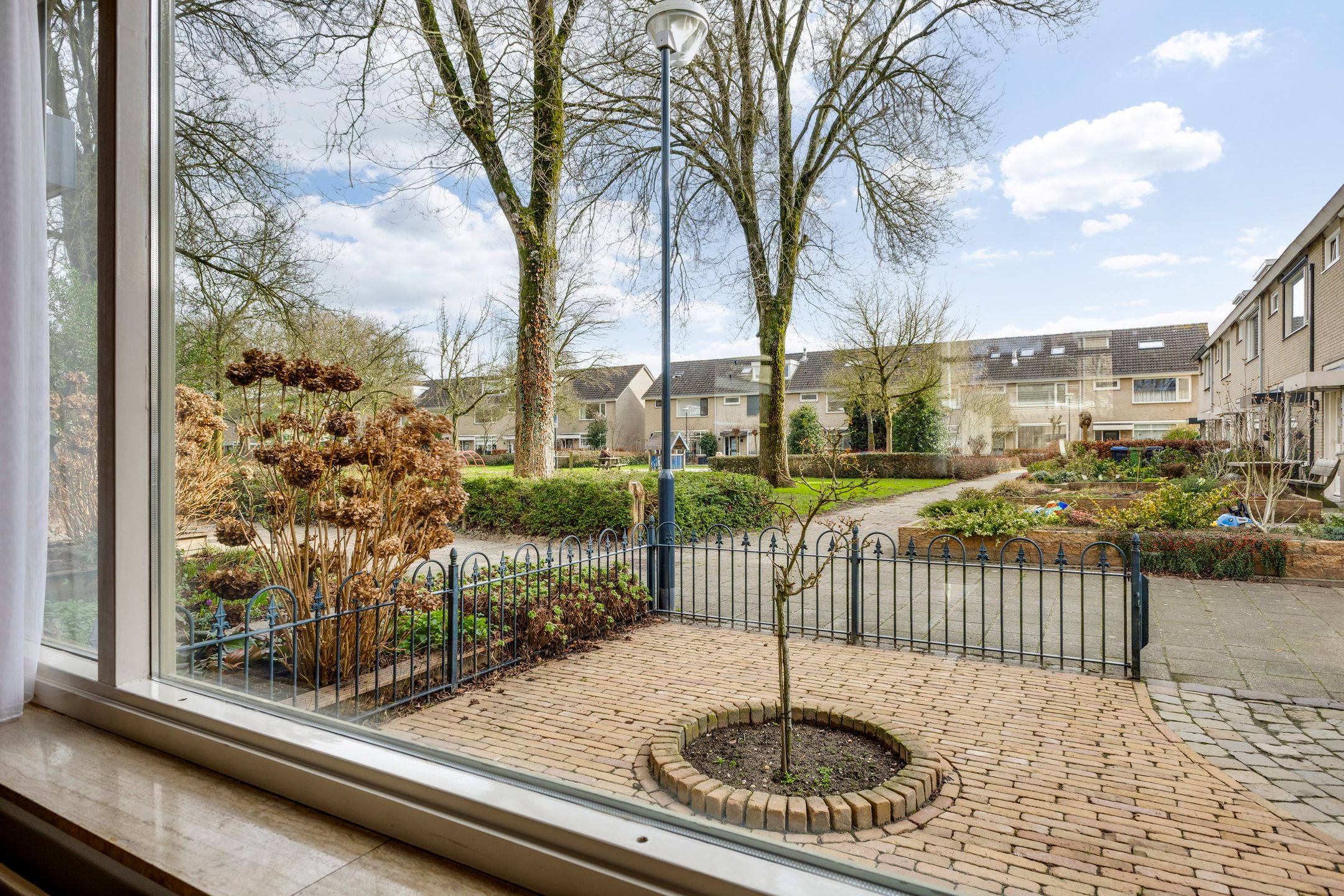 Spacious corner home with garage in family-friendly Vught-Zuid neighborhood — 12