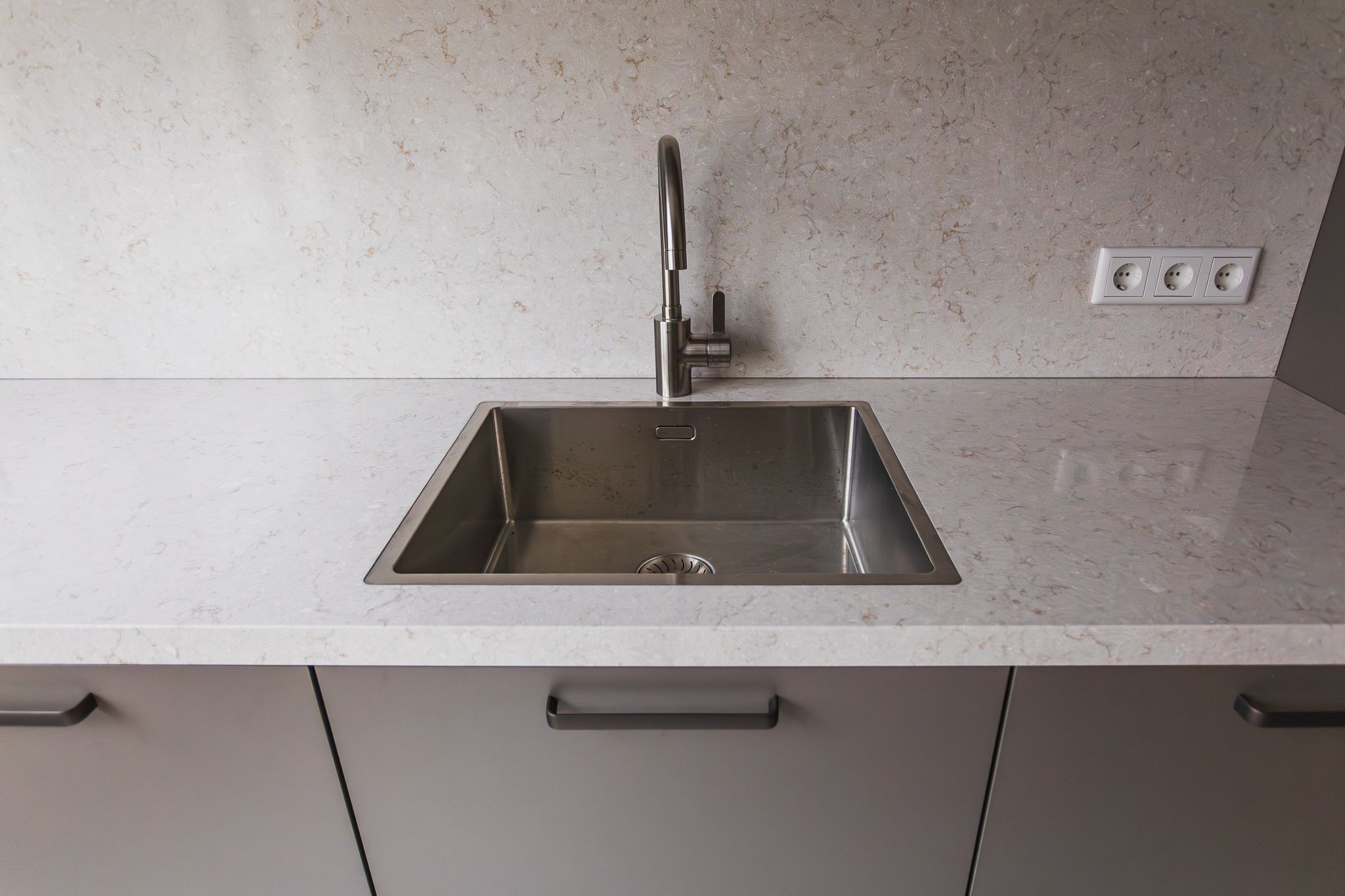 Photo 15 of Marnixstraat 35