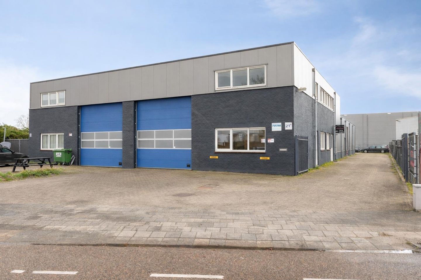 View photo 1 of Kruisbroeksestraat 21-a