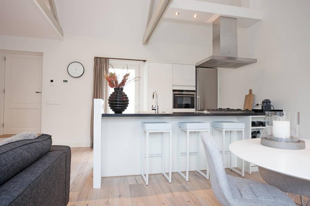 Photo 12 of Noordeinde 75-B