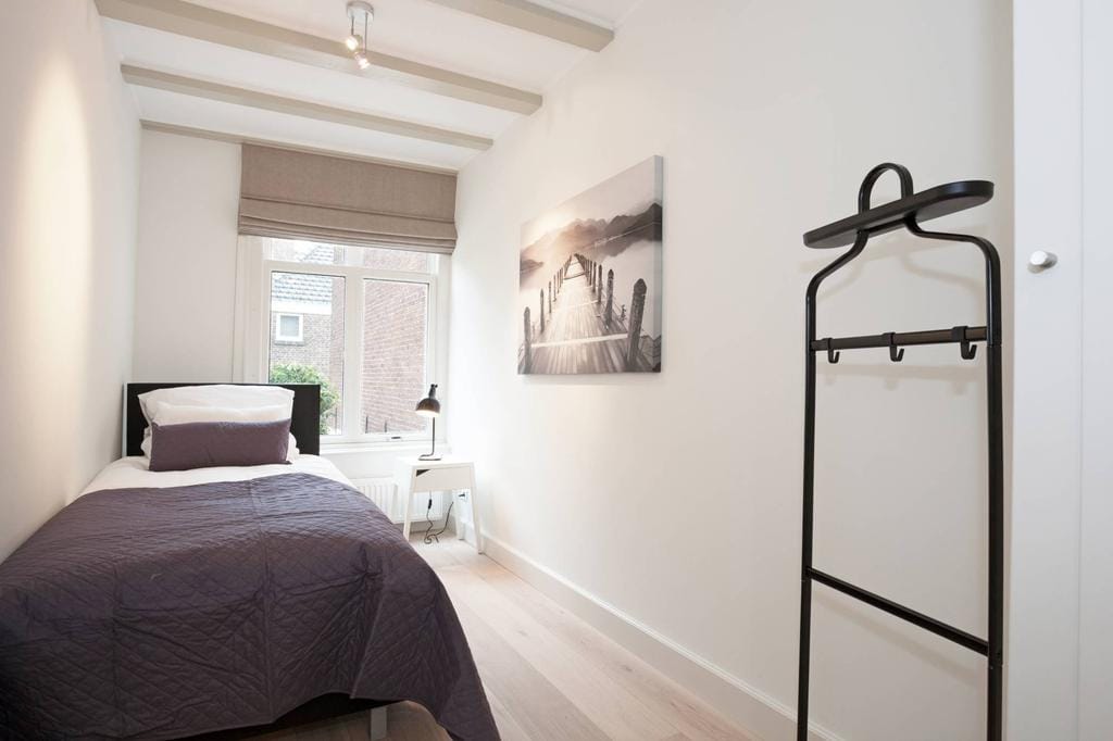 Photo 16 of Noordeinde 75-B