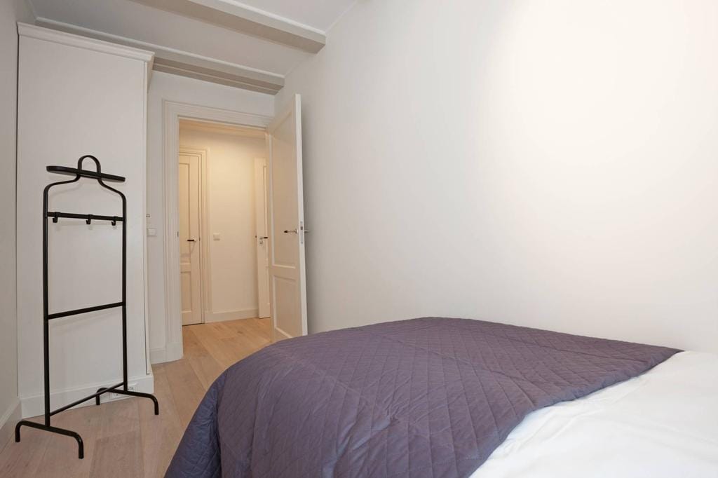 Photo 18 of Noordeinde 75-B