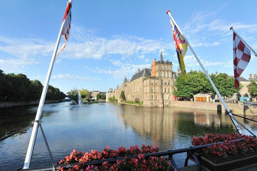 Photo 36 of Noordeinde 75-B