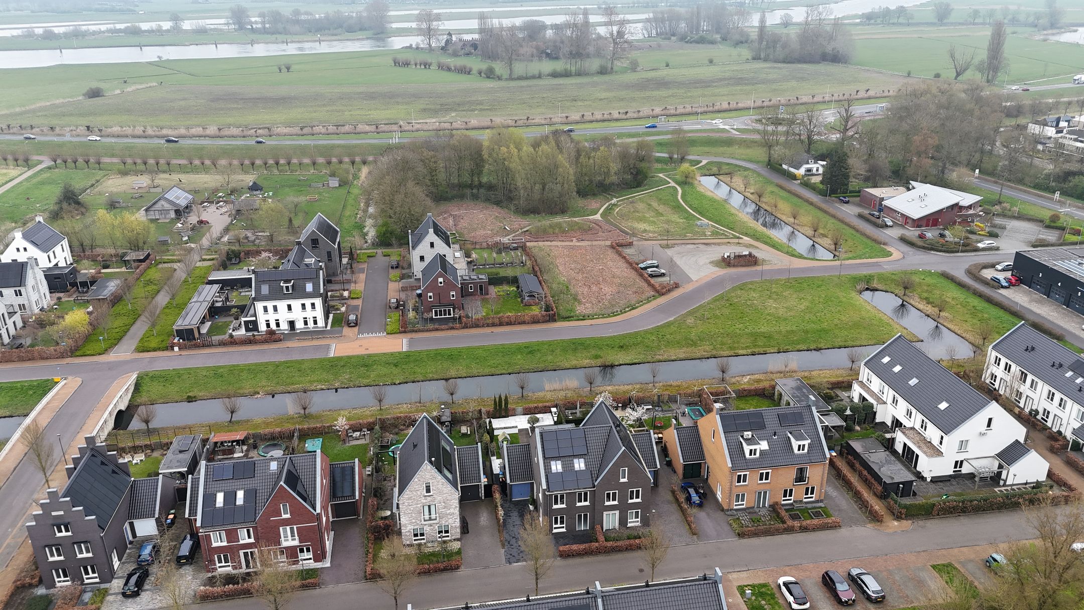 Spacious Semi-Detached Home with Large Garden in Child-Friendly Hattem Neighborhood — 48
