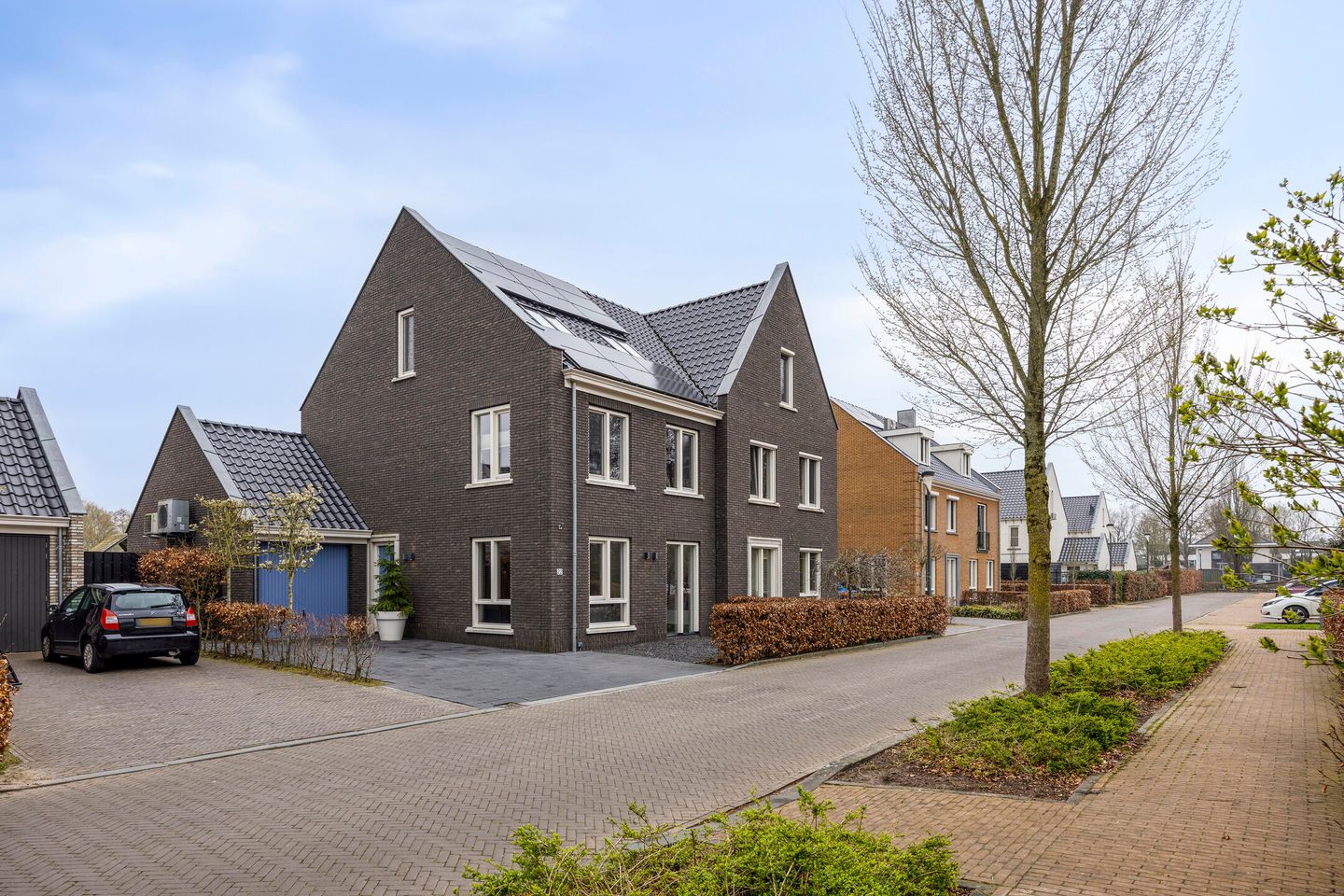 Spacious Semi-Detached Home with Large Garden in Child-Friendly Hattem Neighborhood — 44