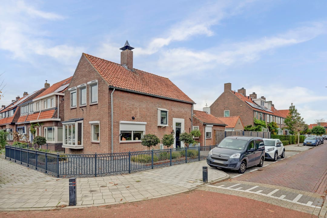 Photo 1 of Leliestraat 105