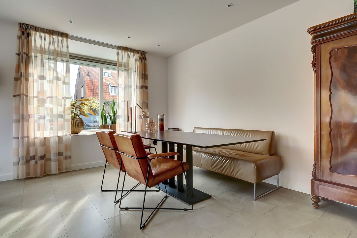 Photo 10 of Leliestraat 105